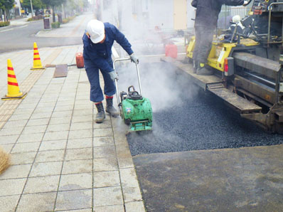 プレートで転圧