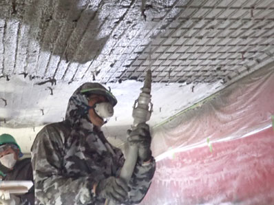 ホゼン材＃１０吹付状況