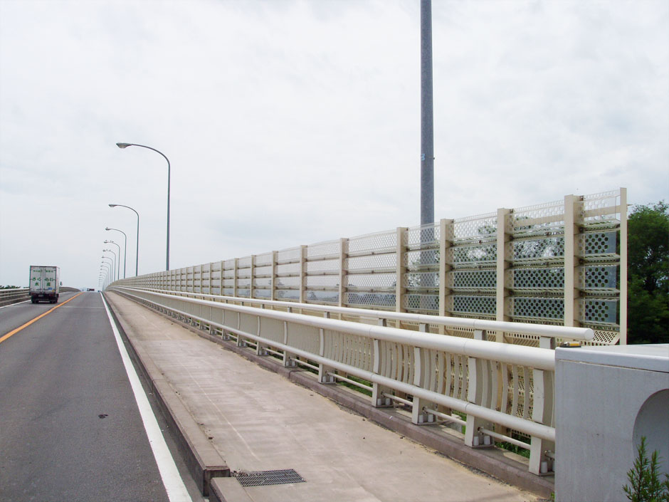 閖上大橋橋梁補修工事 (防風柵設置)